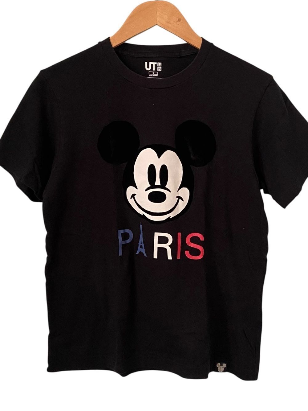 Uniqlo Black Mickey Mouse Paris Short Sleeve Tee in Size Small